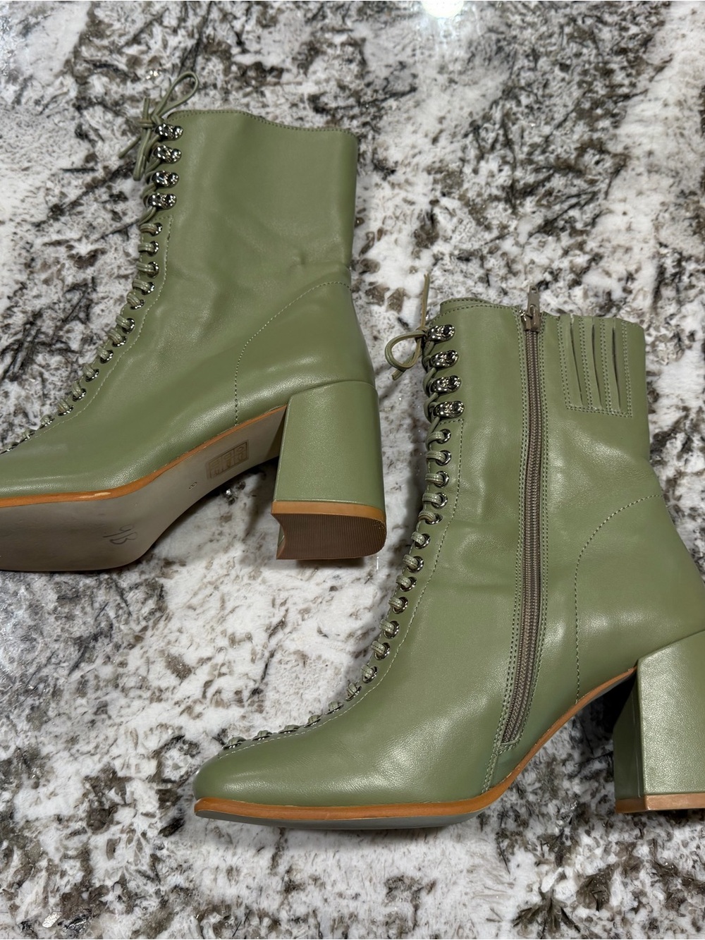 Jeffrey Campbell Belmond Victorian Style Green Leather Lace-Up Ankle Boot - Picture 3 of 8